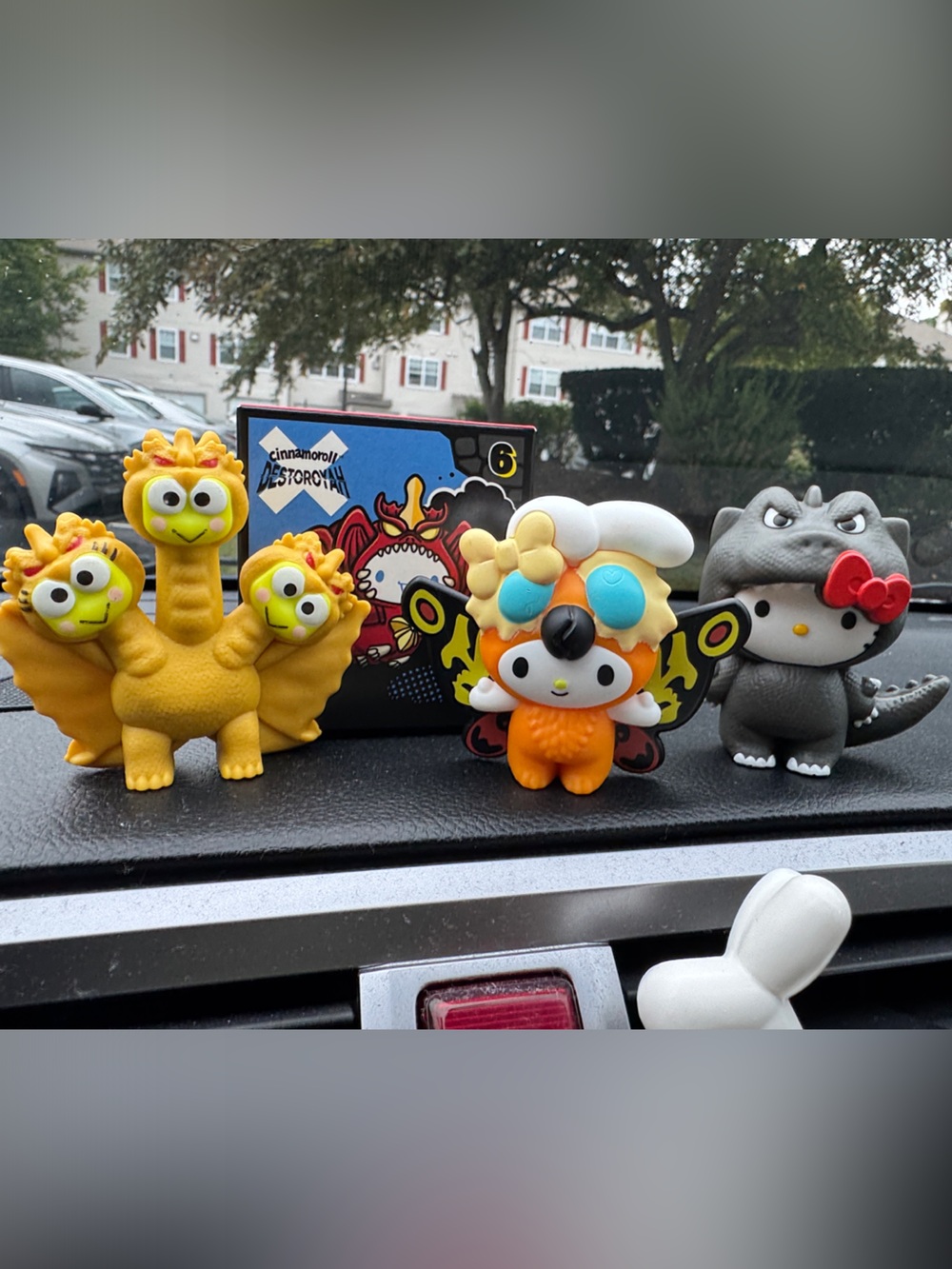 Hello kitty x gozilla macdonald